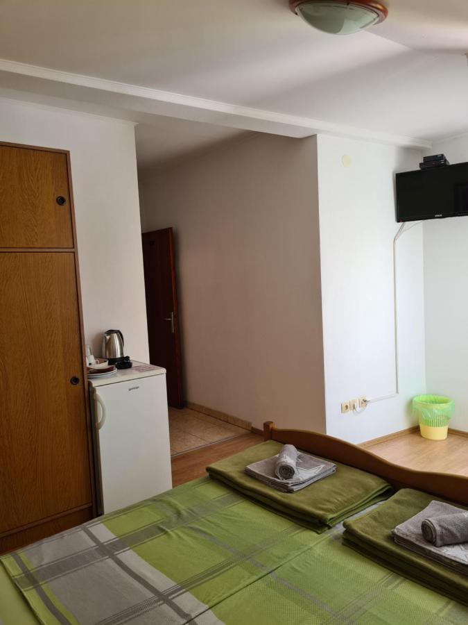 Hotel Pansion Ribica Crikvenica Exterior foto