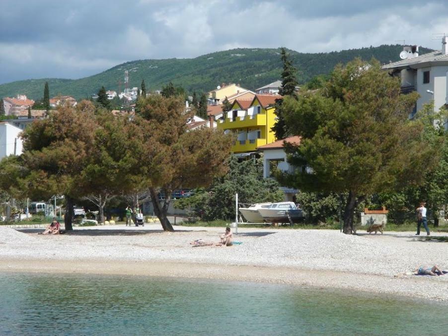 Hotel Pansion Ribica Crikvenica Exterior foto